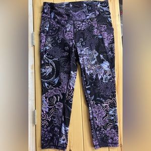 Lululemon Speed Up Crop Leggings/Capris - Purple Floral - Size 10